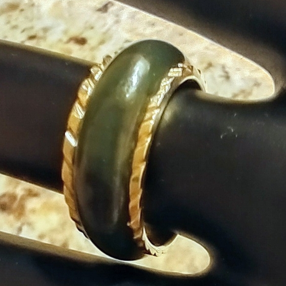 Eternity/Wedding Band Ring 14kt Gold band & Jade - Picture 1 of 16